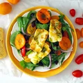 Sałatka z halloumi i morelami