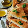Chrupiąca focaccia z grilla – idealna przystawka! - Kolorowy Przepisownik