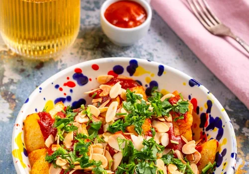 Patatas bravas - smażone ziemniaki po hiszpańsku