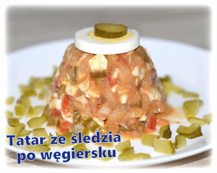 Tatar ze śledzia po węgiersku