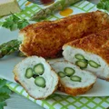 Roladki z kurczaka ze szparagami i mozzarellą w parmezanowej panierce