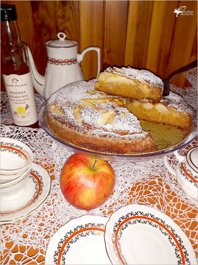 Korzenno miodowe ciasto jabłkowe