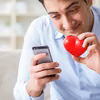 Jak rozkochać faceta przez SMS-y?