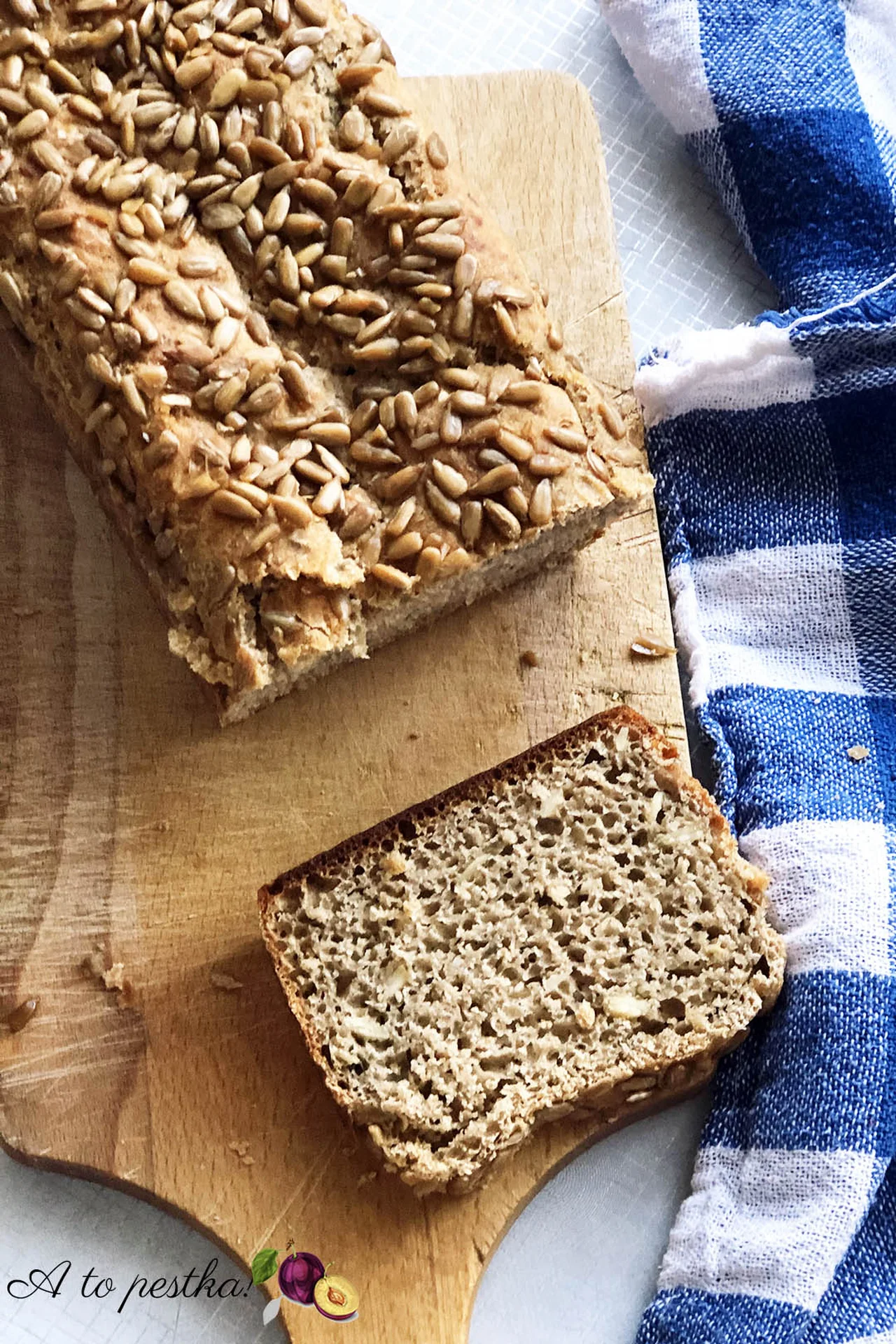 Chleb na zakwasie: przepis na razowy chleb żytni