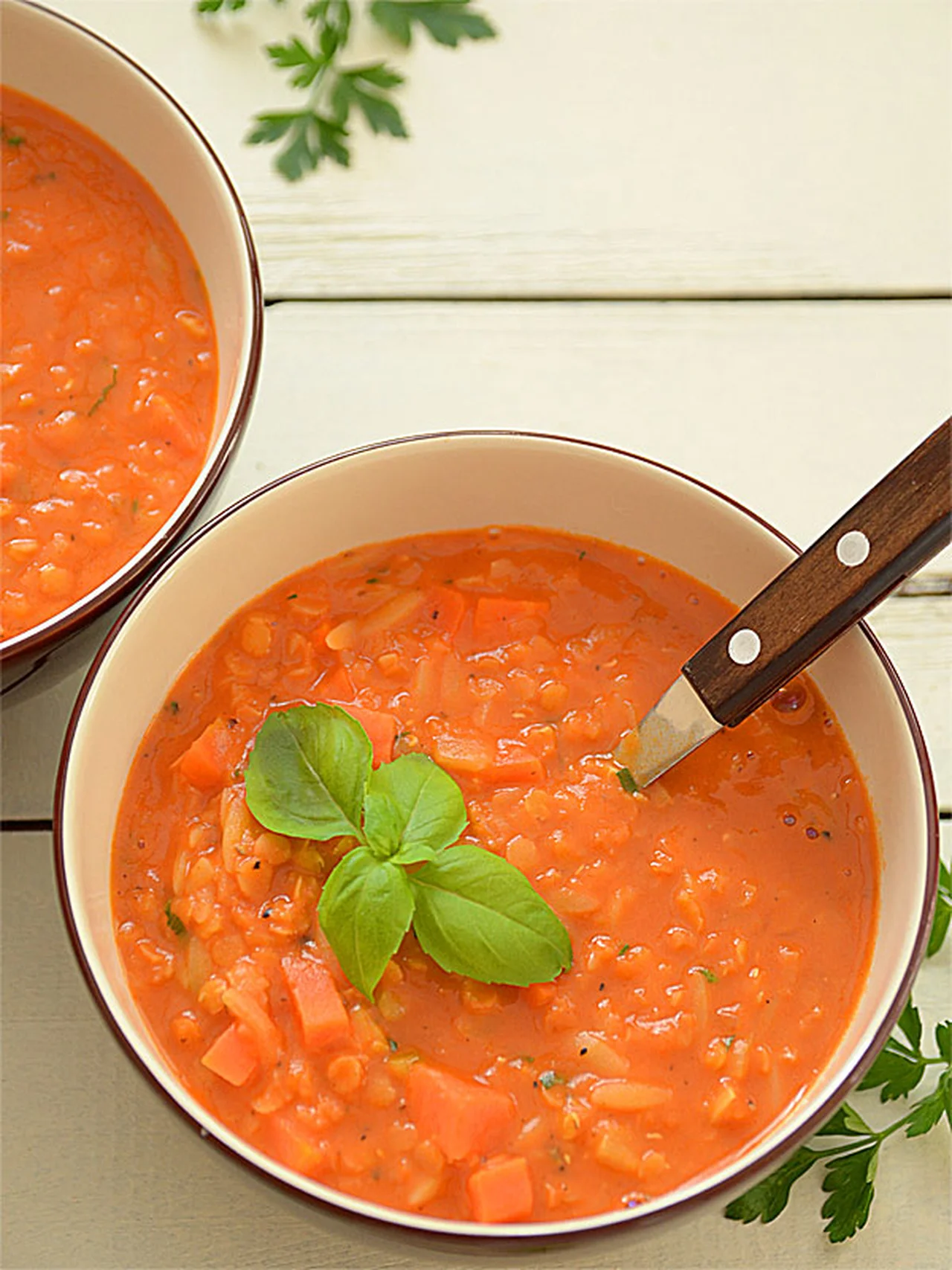 Zupa pomidorowa z soczewicą - pyszna i zdrowa
