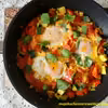 Szakszuka z cukinią i papryką - 297 kcal