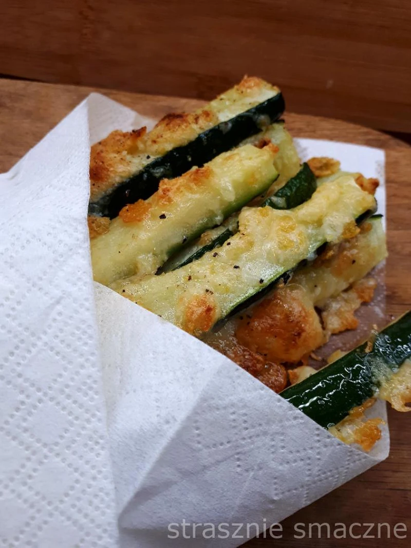 FRYTKI Z CUKINII Z PARMEZANEM