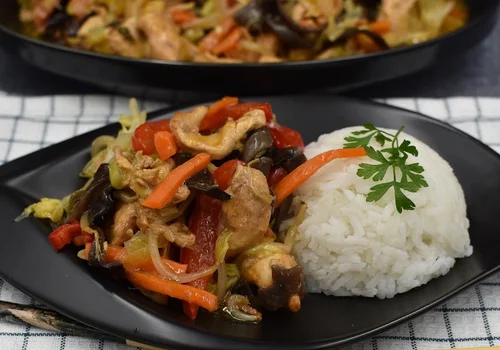 Filet z warzywami po azjatycku