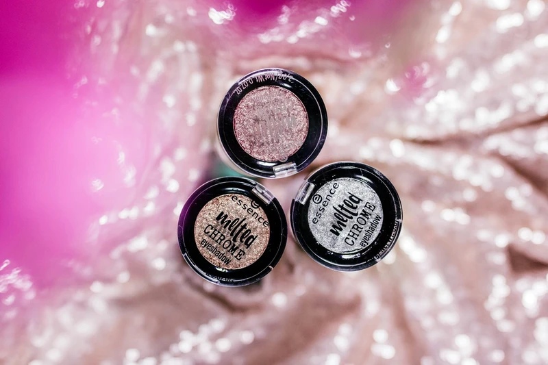 Cudo za grosze! Czyżby najlepszy cień metaliczny? {Essence Melted Chrome Eyeshadow}