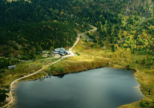 Po 25 latach wracają pociągi do jednego z najpiękniejszych zakątków Polski! Ruszają już w czerwcu