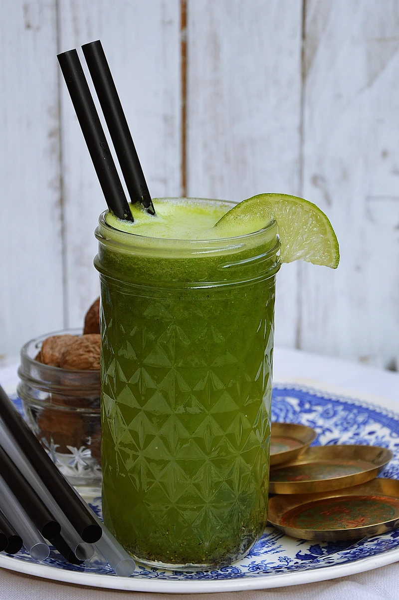 Lemoniada z kiwi i natką z pietruszki