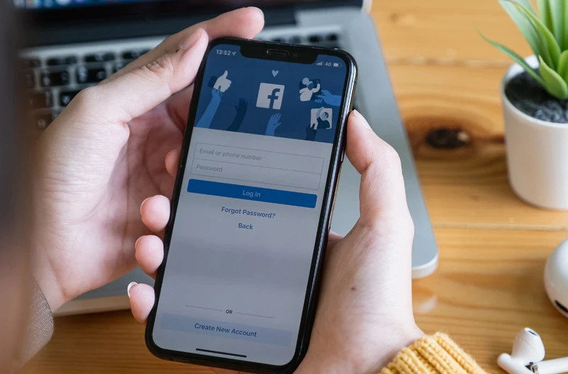 Koniec darmowego dostępu do Facebooka, Instagrama i YouTube'a! UKE podjął decyzję