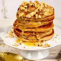 Bananowe pancakes z solonym sosem karmelowym