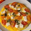 FIT Omlet z pomidorkami, fetą i bazylią - 268 kcal