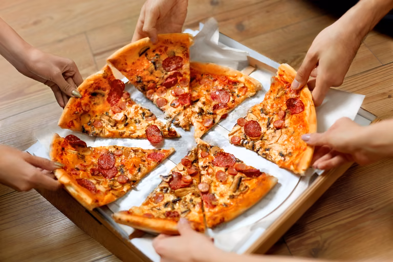 Jak zrobić pyszną pizzę na cienkim cieście?