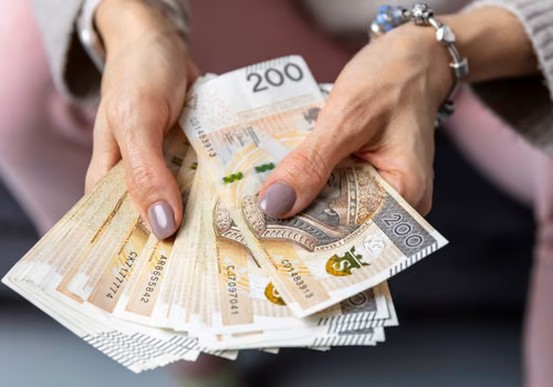 3450 zł rocznie specjalnego dodatku do emerytury! Przelewy trafią na konto tych osób do 15 lipca