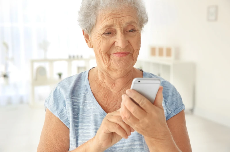 NFZ będzie wysyłał SMS-y do pacjentów! Od maja 2025 kolejki do lekarzy mają być krótsze!