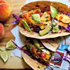 Taco z Tofu, Kapustą i Salsą z Brzoskwini