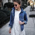 Biel z jeansem