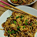 Chow mein z kurczakiem teryiaki i kiełkami