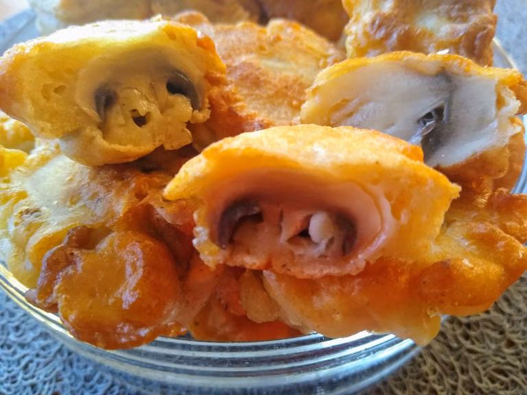 Pieczarki w cieście naleśnikowym