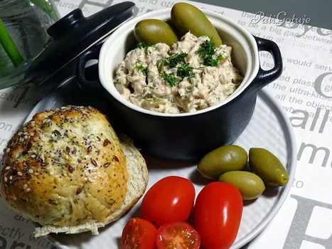 Pasta z tuńczyka i oliwek