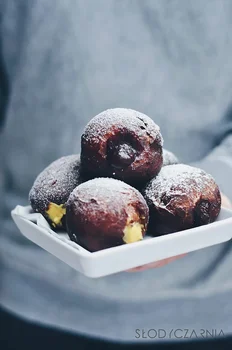 TRADYCYJNE PĄCZKI Z AJERKONIAKIEM I POWIDŁAMI