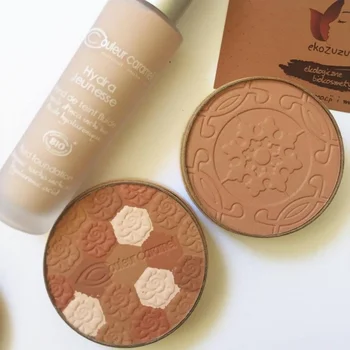Puder, bronzer i podkład couleur caramel - naturalne zdrowe kosmetyki