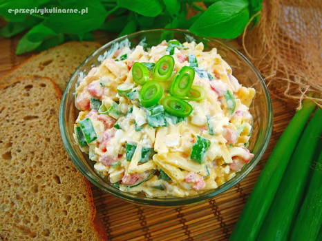Pasta jajeczna z pomidorem – szybka pasta do pieczywa