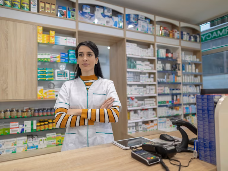 Czy farmaceuta w aptece może wypisać receptę?