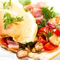 lekki omlet z prawdziwkami