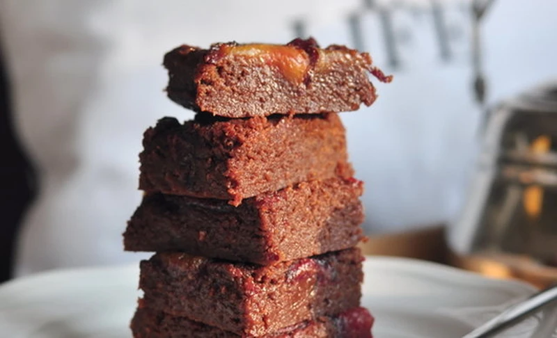 Brownie ze śliwkami