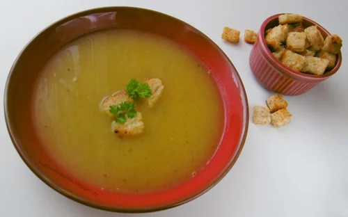 Zupa cebulowa z grzankami