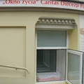 6-latka porzucona w oknie życia: Wstrząsające wyznania bliskich