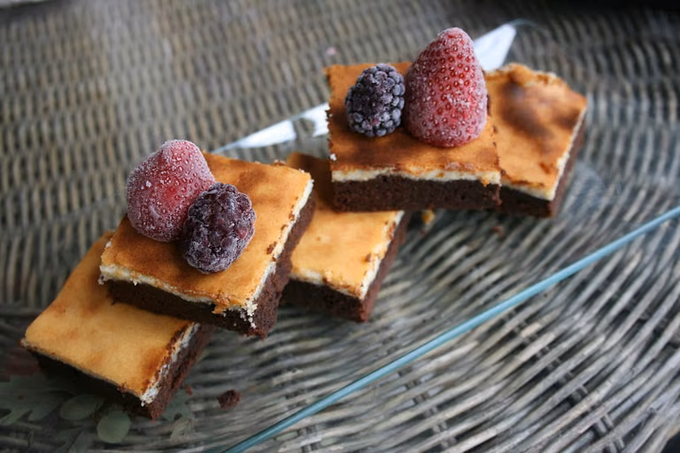 Brownie z masą serową