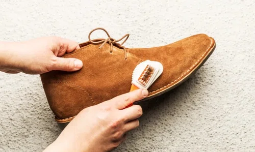 Jak usunąć sól z butów? Najlepsze sposoby