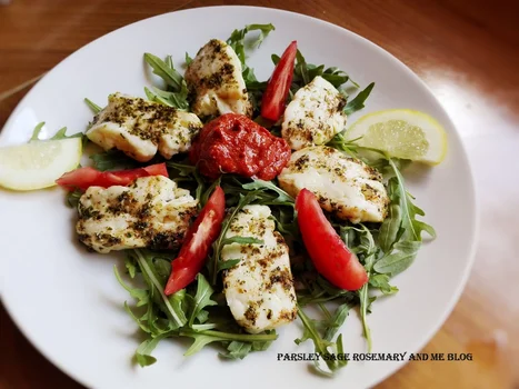 Sałatka z serem Halloumi