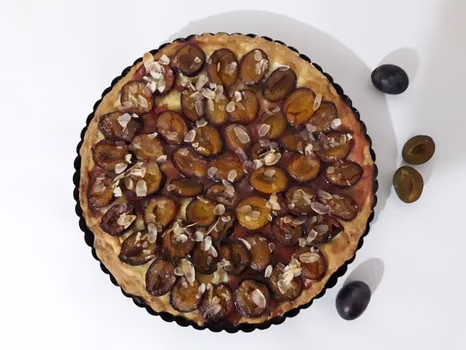 Tarta owsiana ze śliwkami