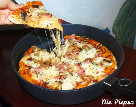 Pizza z patelni