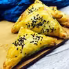 Pierogi z ciasta francuskiego ze szpinakiem i fetą