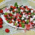 Sałatka z szynką szwardzwaldzką i serem feta