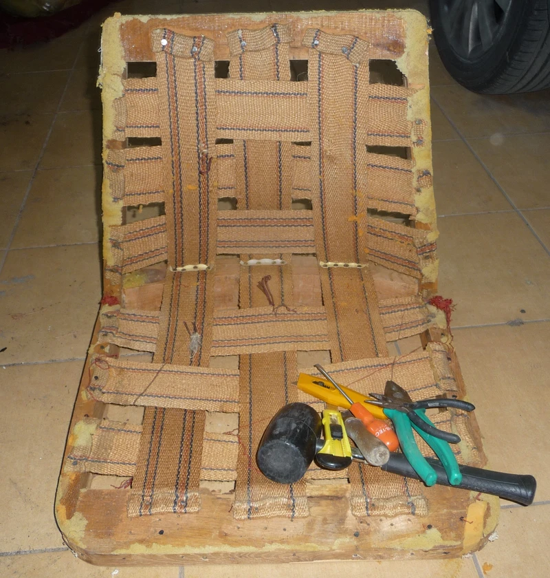 Renowacja starego fotela z PRL chierowski model 366 krok po kroku
