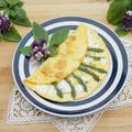 Omlet francuski ze szparagami i kozim serem