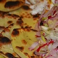 Plasterki ziemniaków z patelni