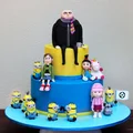 Torcik z minionkami