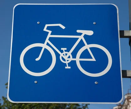 Wielka Brytania wprowadzi limity prędkości i tablice rejestracyjne dla rowerzystów!
