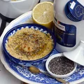 Pasta z ciecierzycy z oregano, czosnkiem i chia