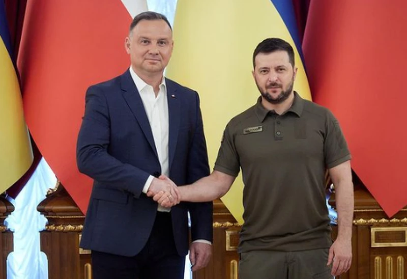 Wołodymyr Zełenski chce przyznać Polakom specjalny status w Ukrainie!