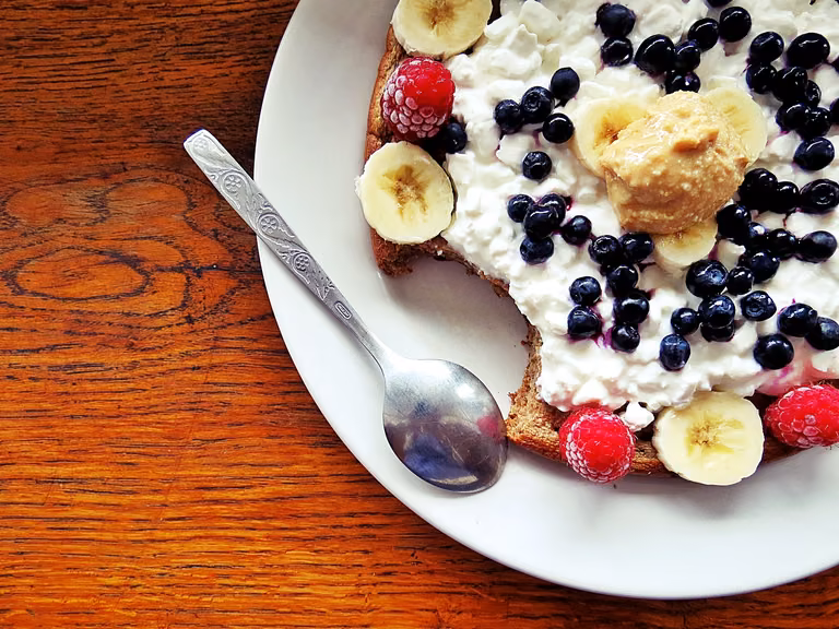 Szybki i pyszny omlet bananowy, czyli weekendowe comfort food