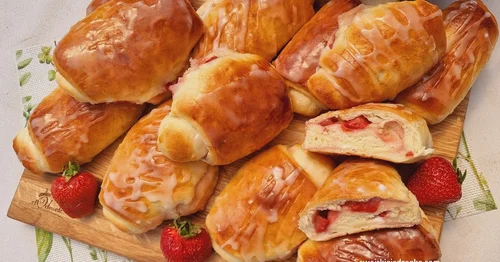 Bułeczki z truskawkami i mascarpone